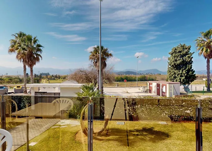 Greenery By On Travel Oliva